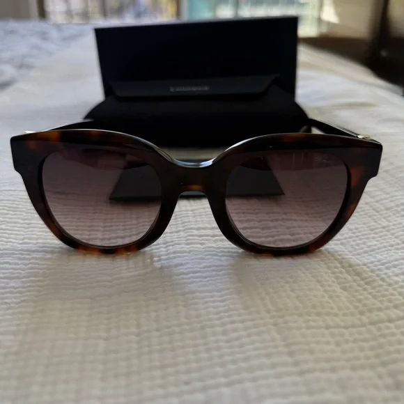 NWT Chopard Brown Sunglasses with Floating Diamonds and Gold Accents - Picture 2 of 13